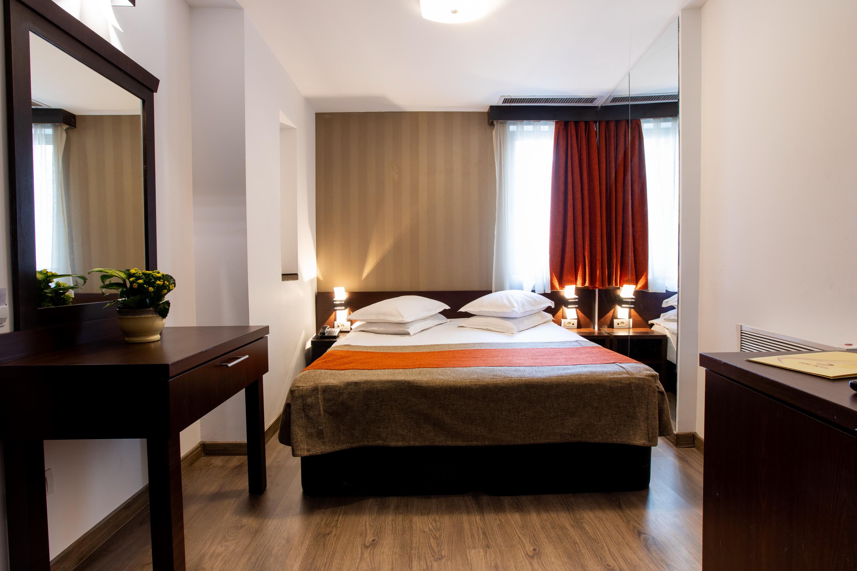 Hotel Duke Armeneasca - Ex Tempo Bukarest Eksteriør billede