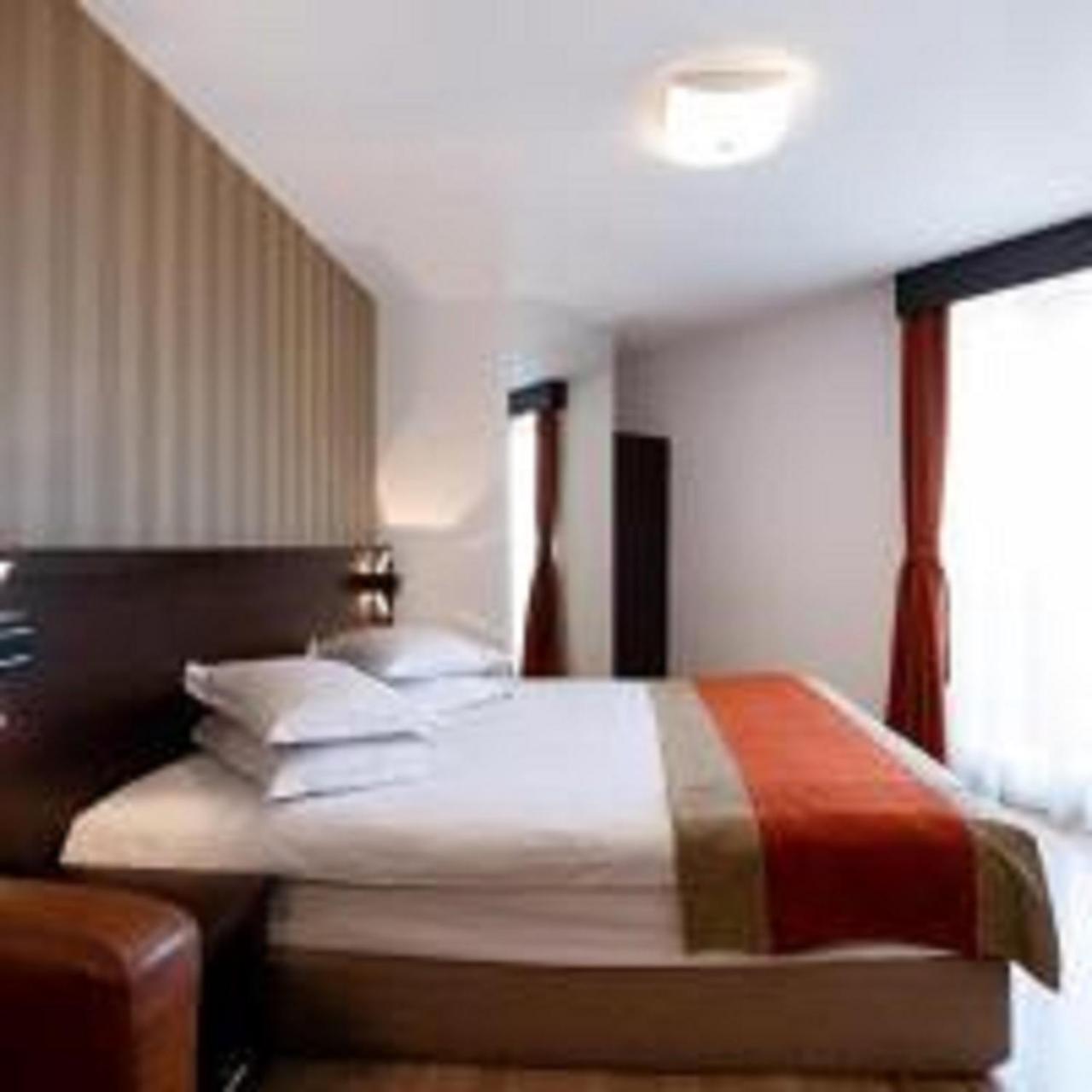 Hotel Duke Armeneasca - Ex Tempo Bukarest Eksteriør billede